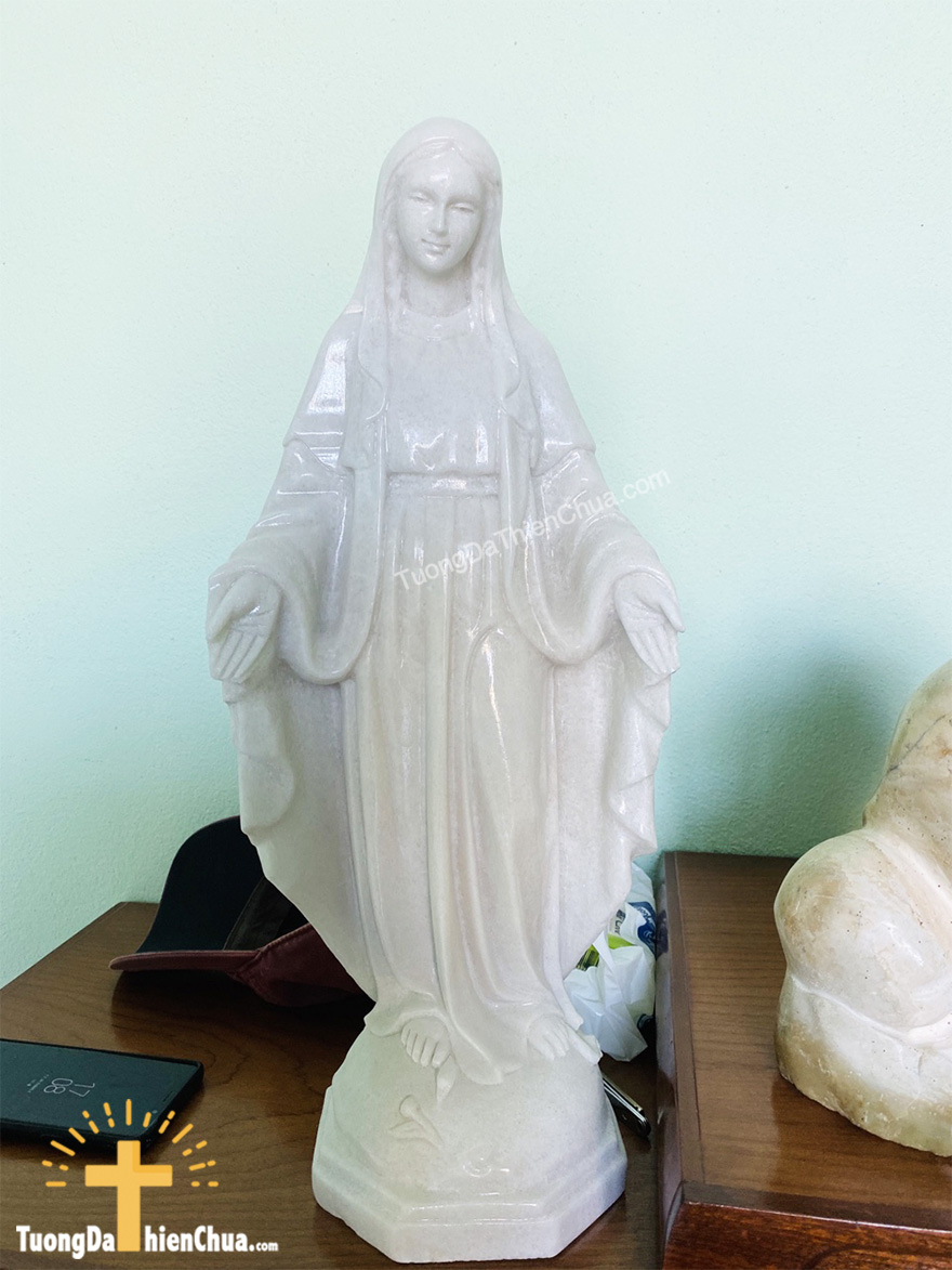 Tượng Đức Mẹ Ban Ơn 