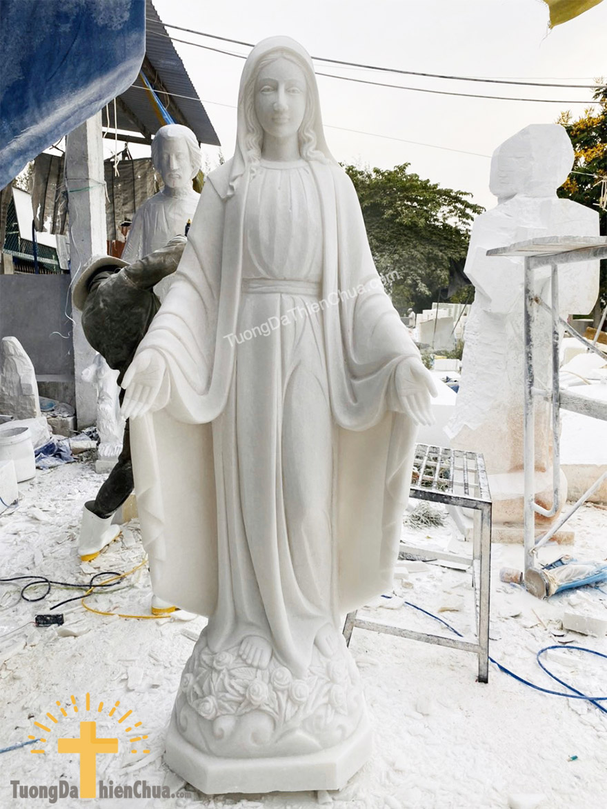 Tượng Đức Mẹ Ban Ơn