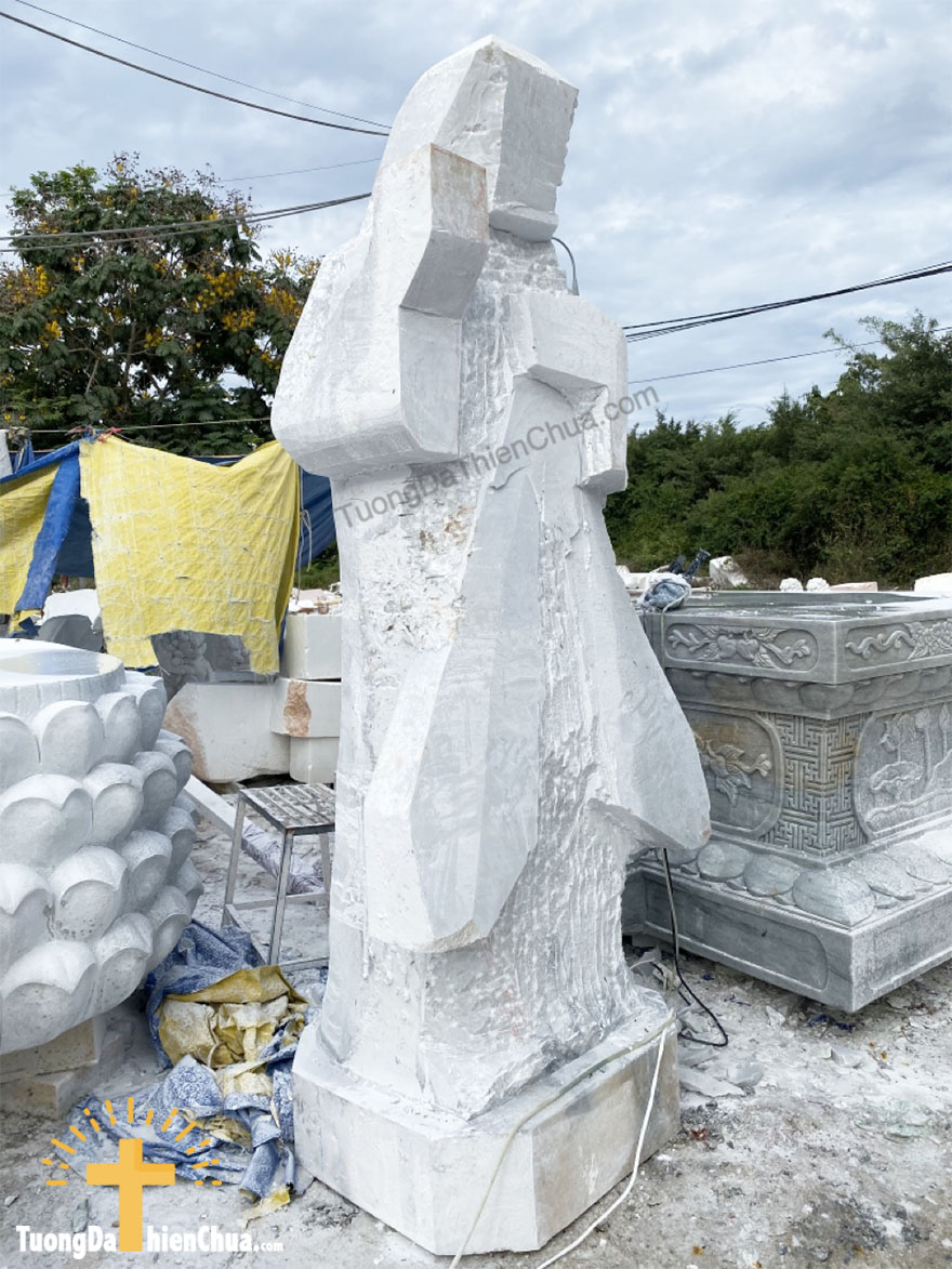 Điêu khắc tượng Chúa Xót Thương