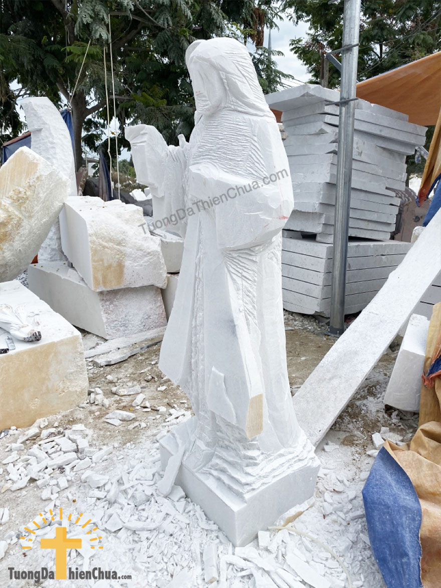 Điêu khắc tượng Chúa Xót Thương